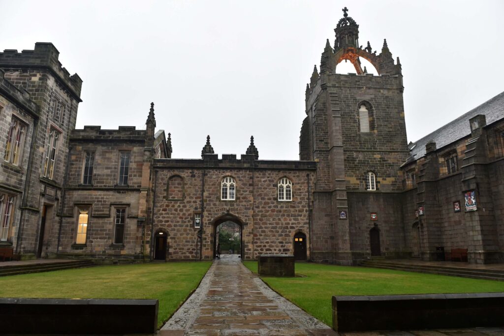Image of the university of aberdeen which is offering non uk visa sponsorship positions