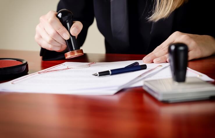 Image of professional notary for properties for sales in Spain