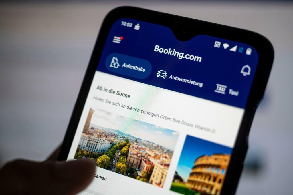 cheapest way to book hotels through booking.com