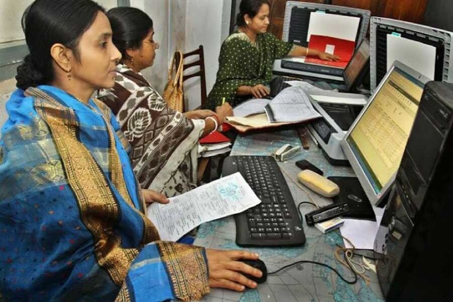 Image of female ICT expats working in Sweden