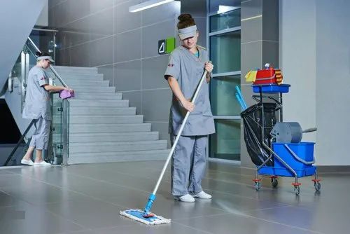 Image of a hospital housekeeper working after benefitting from UK visa sponsorship jobs