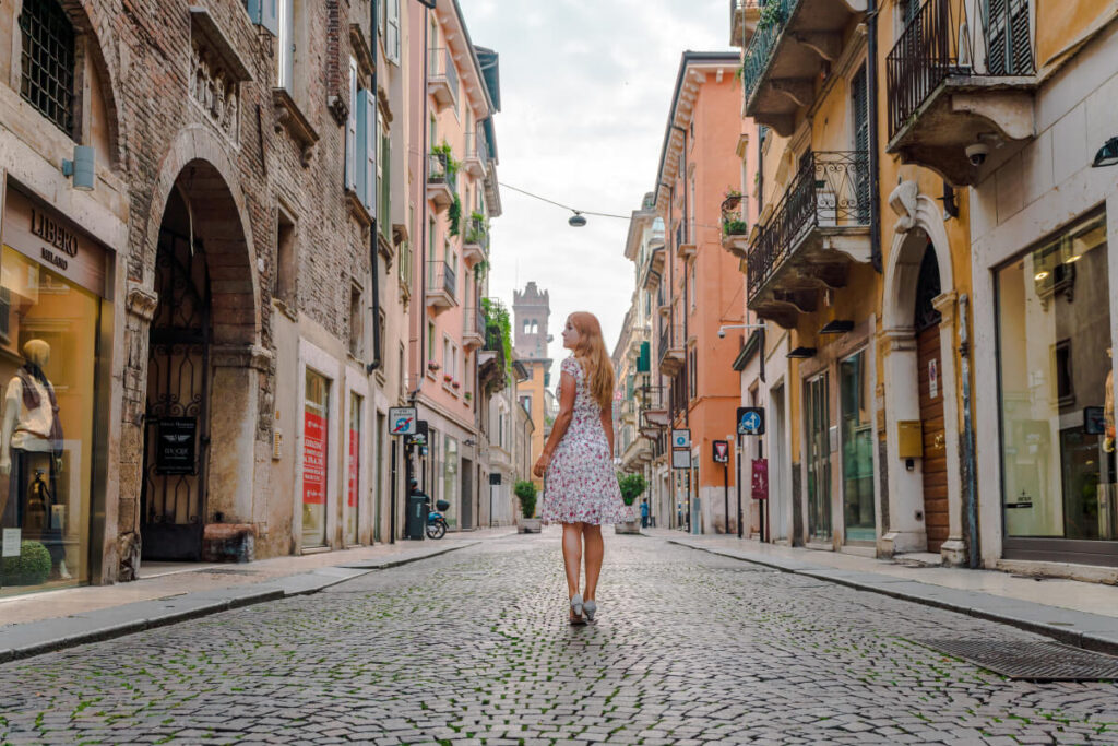 Image of a lady moving to Italy