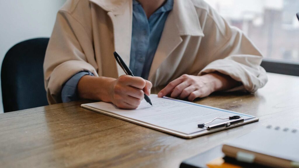 Image of a man applying for an Italian residence permit renewal