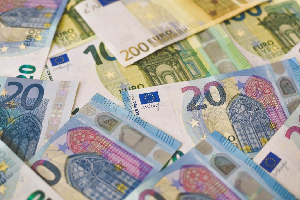 Euro is the currency used in Lanzarote by tourist