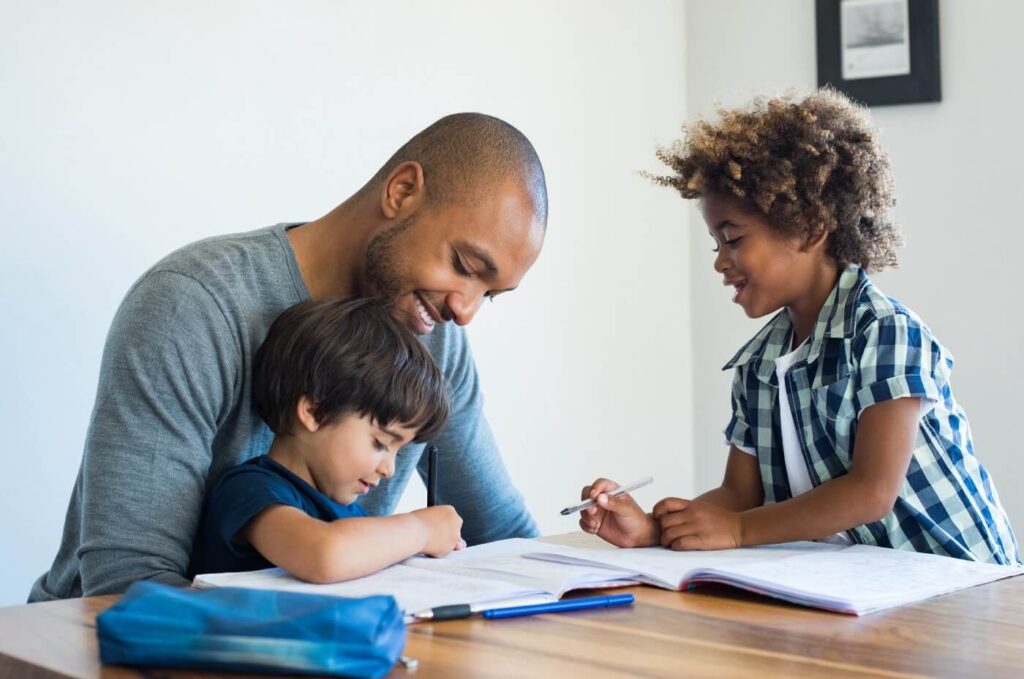 a family applying for an extension of visitor visa in canada