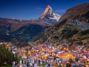 Image of the town of Albinen, for people moving to Switzerland